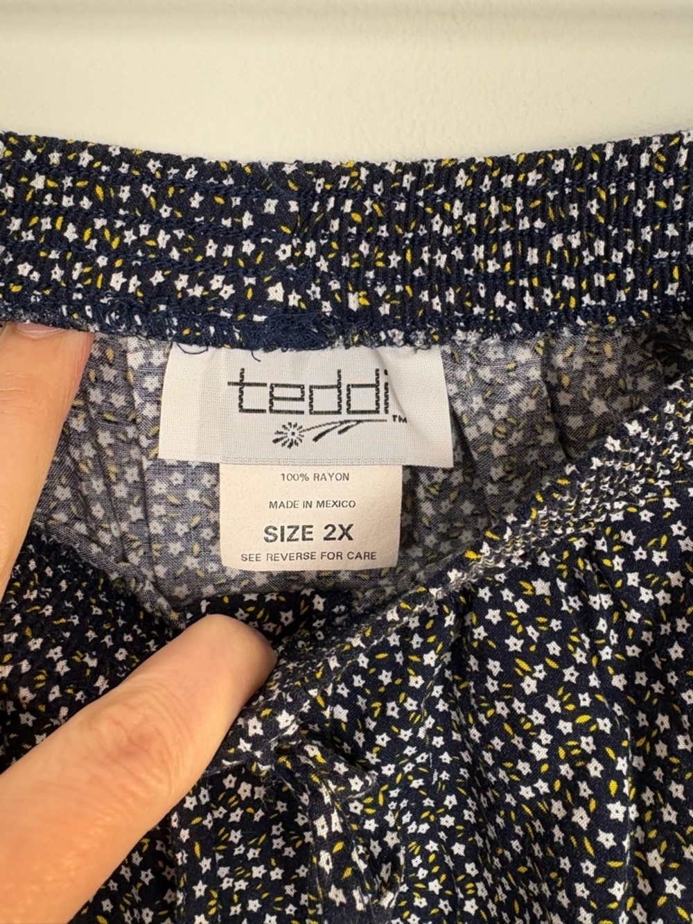 Vintage 90s Navy Blue Midi Skirt w/ White Flower Print 2X elastic waist modest - Picture 2 of 11